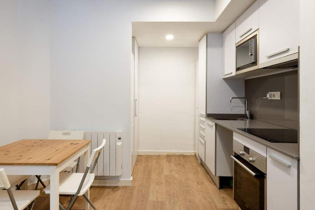 Apartment Live Camp Nou L'Hospitalet de Llobregat Buitenkant foto